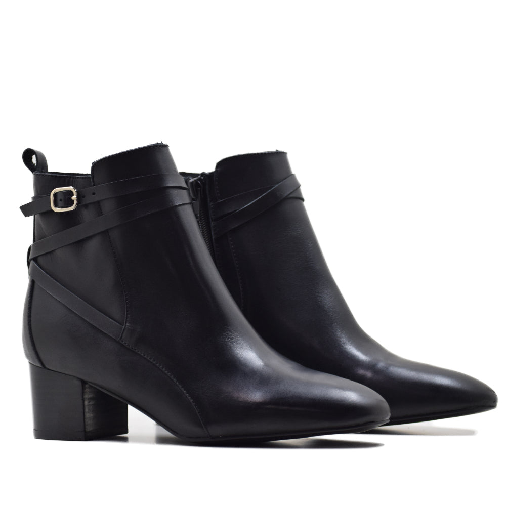 BOTIN AMARAL EN PIEL KRUST NEGRO