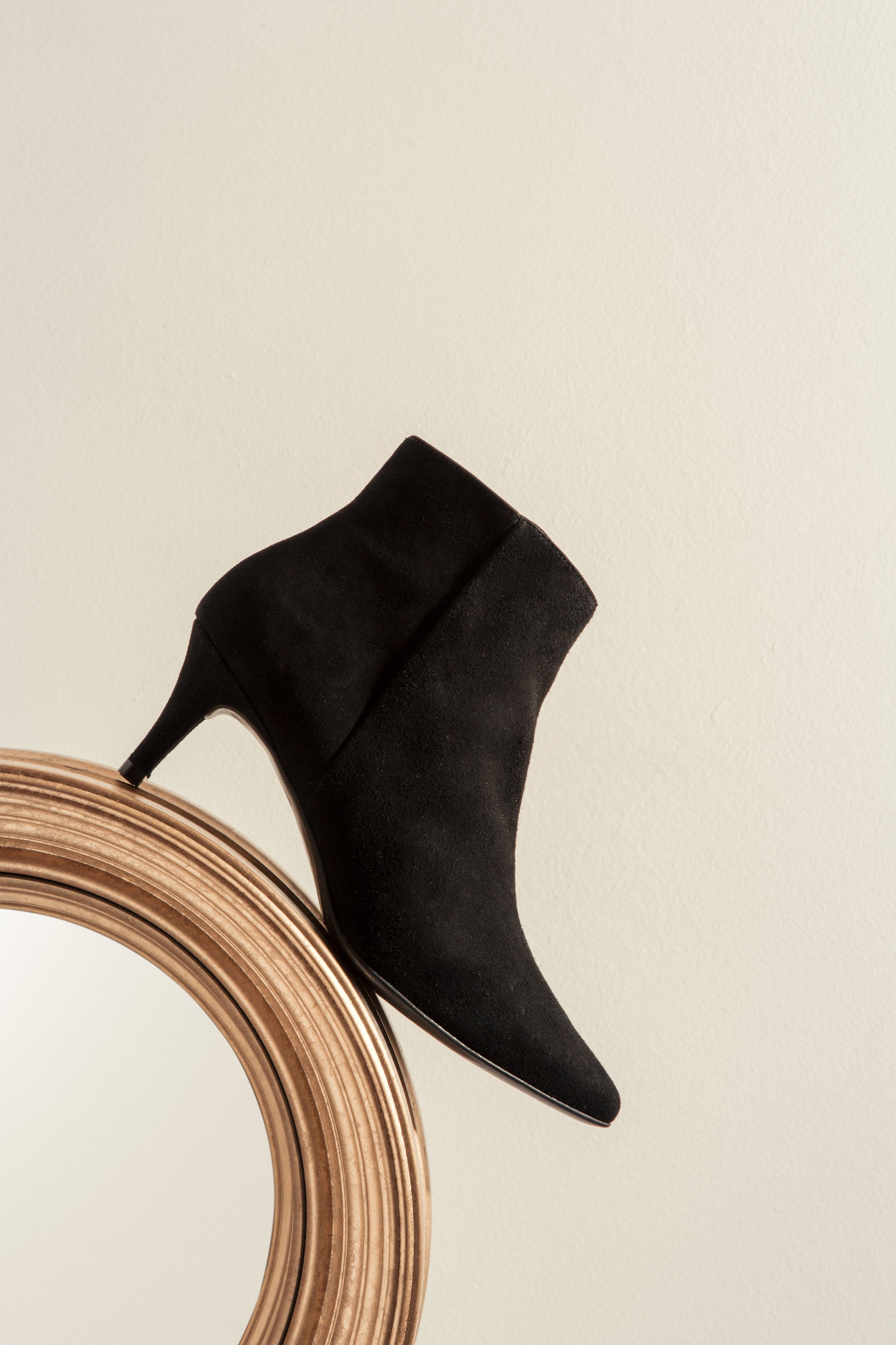 CA-559 BLACK SUEDE BOOT