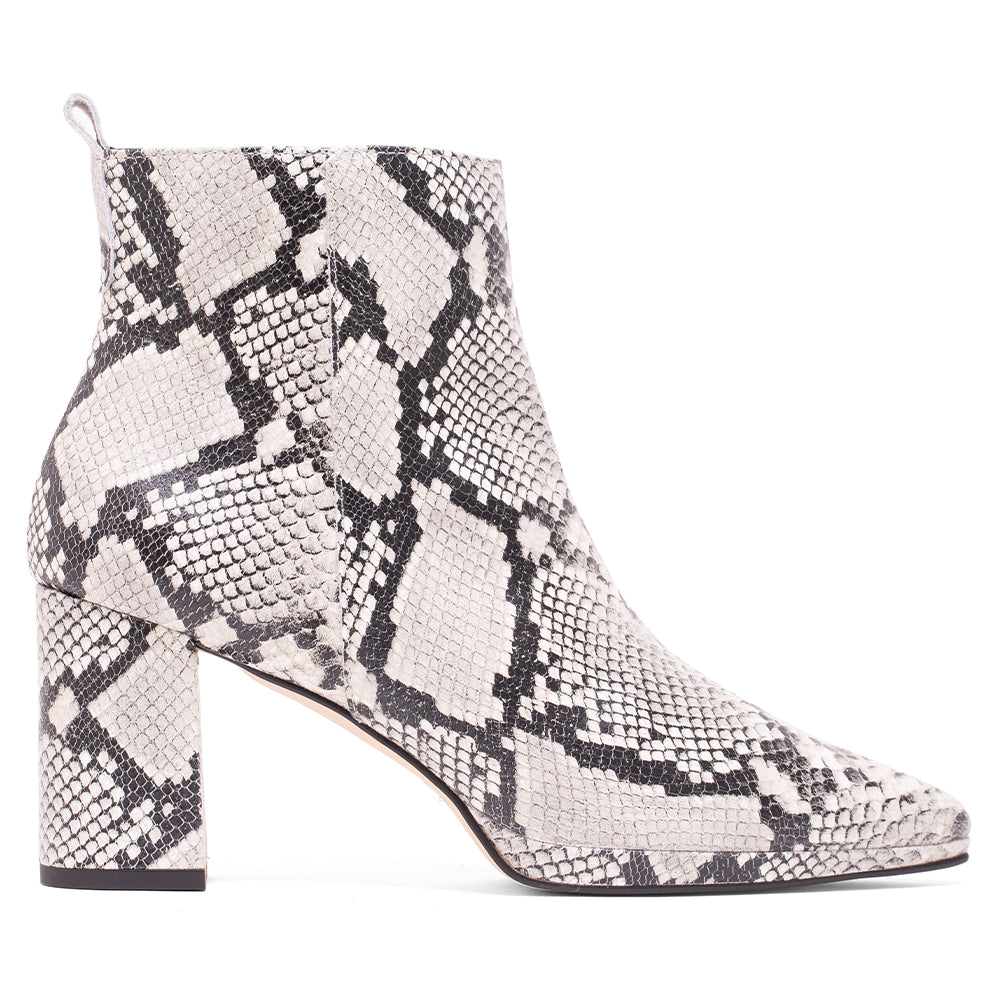 BOTIN BEGOÑA SERPIENTE BLANCA/NEGRA