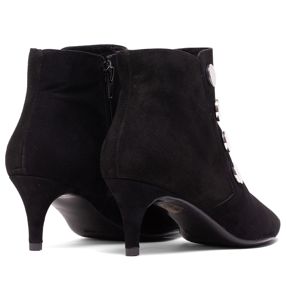 BOTIN BRÍGIDA ANTE NEGRO