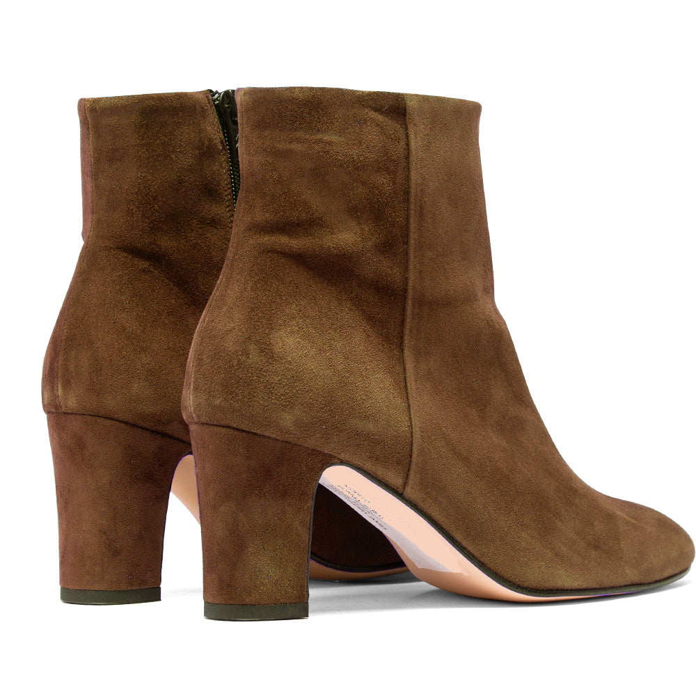 BOTIN MARILO ANTE CUERO